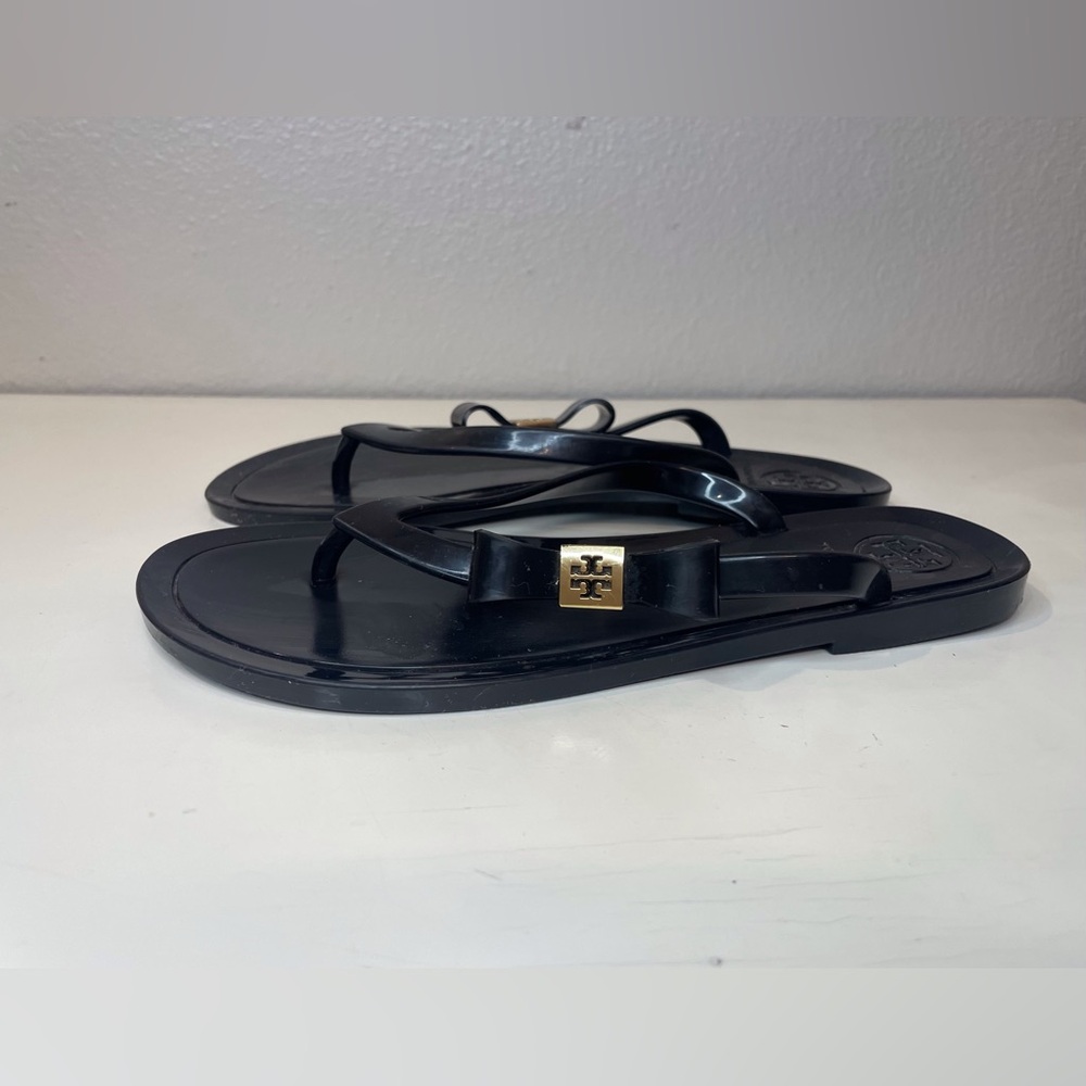 Tory Burch Women’s Jelly Black Minimalist Flip Flops Sandals Size 5.5/6 - Picture 4 of 10